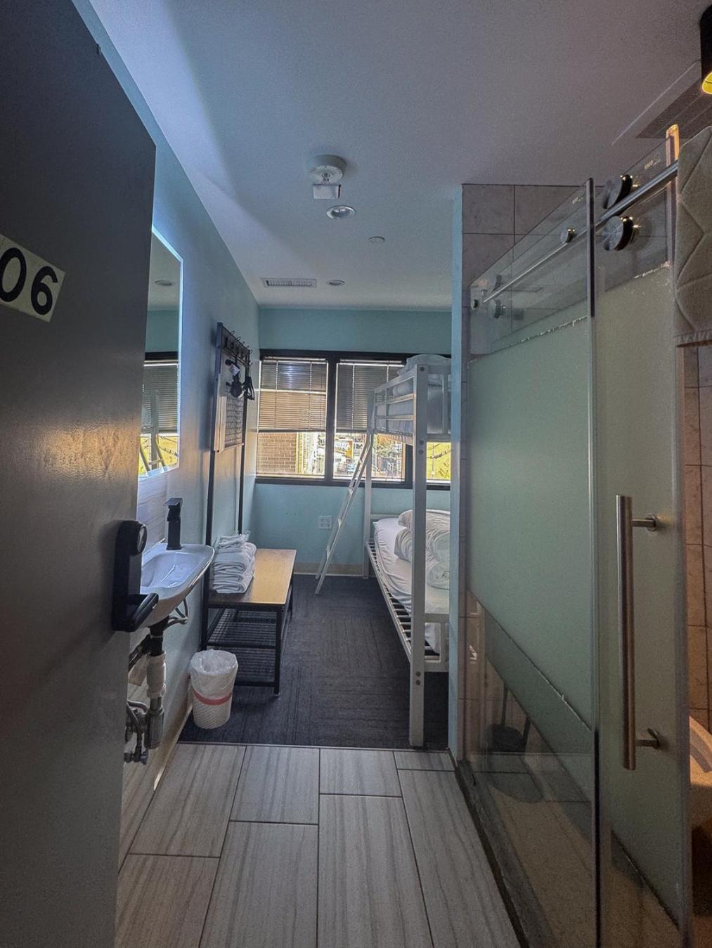U Street Capsule Capsule hotel